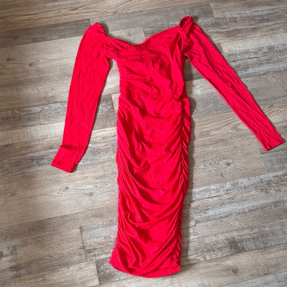 Velvet by Graham & Spencer Elegant Red Off-Shoulder Dress size S